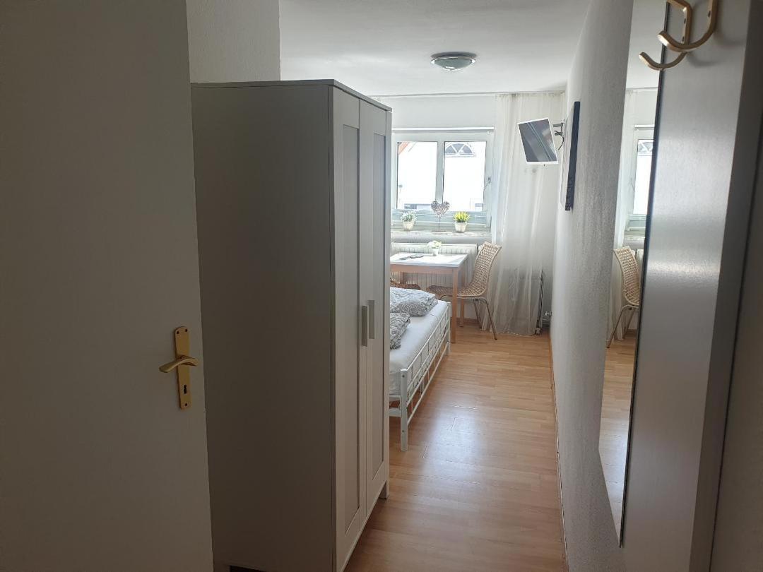 Rooming24, Kleine Pension Любек Екстериор снимка