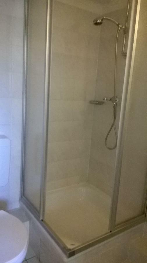 Rooming24, Kleine Pension Любек Екстериор снимка