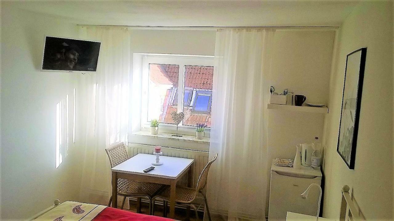 Rooming24, Kleine Pension Любек Екстериор снимка