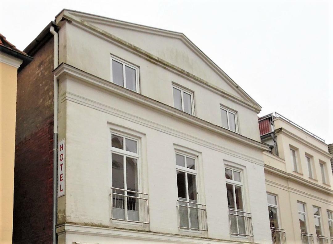 Rooming24, Kleine Pension Любек Екстериор снимка