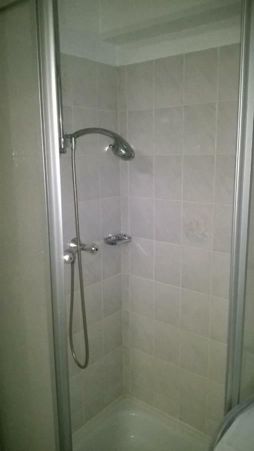 Rooming24, Kleine Pension Любек Екстериор снимка